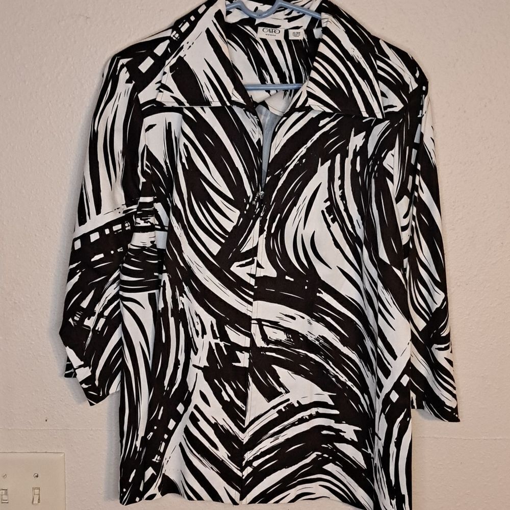 Cato Brown and white zip up jacket size 14 / 16 W